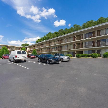 Budgetel Inn And Suites Lodge West Exterior photo