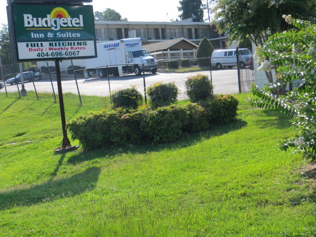 Budgetel Inn And Suites Lodge West Exterior photo
